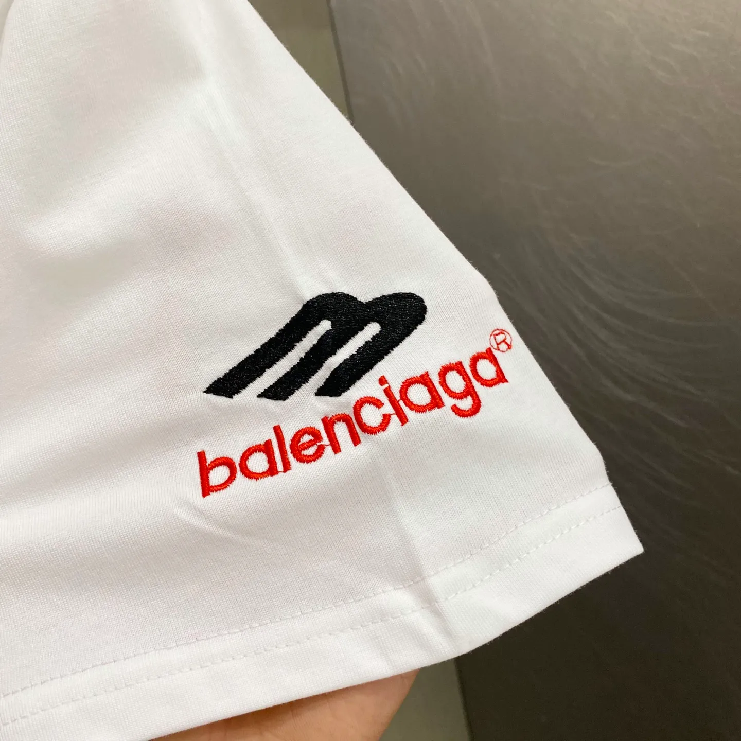 /Balenciaga 3M LOGO T （ 、 ） ▪ : 260 ， ▪ 32S ，260 ； 32s+70D ：95/ *5% 。 Breathable， ，Breathable ； ， ， 。 Breathable， ，Breathable ； 。 32 Premium ，70D ， ， 。 ▪ New Arrival ▪ Same Style ▪ ▪ ：Black White Size：S M L XL